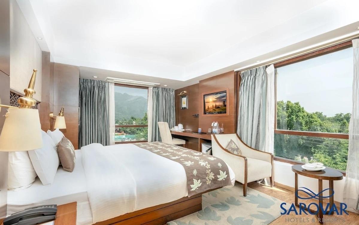 Golden Tulip Srinagar Hotel Kültér fotó