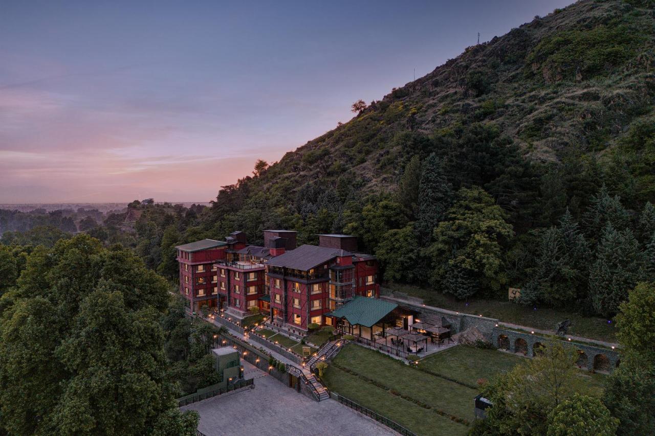 Golden Tulip Srinagar Hotel Kültér fotó