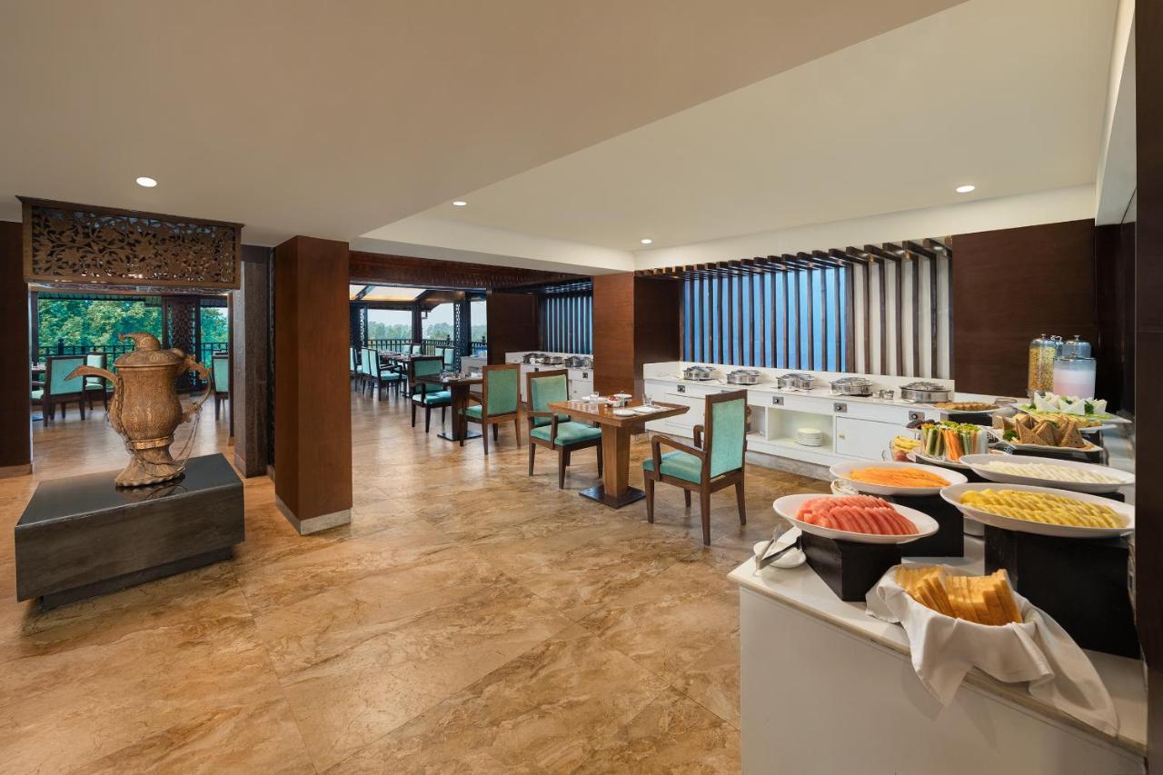 Golden Tulip Srinagar Hotel Kültér fotó