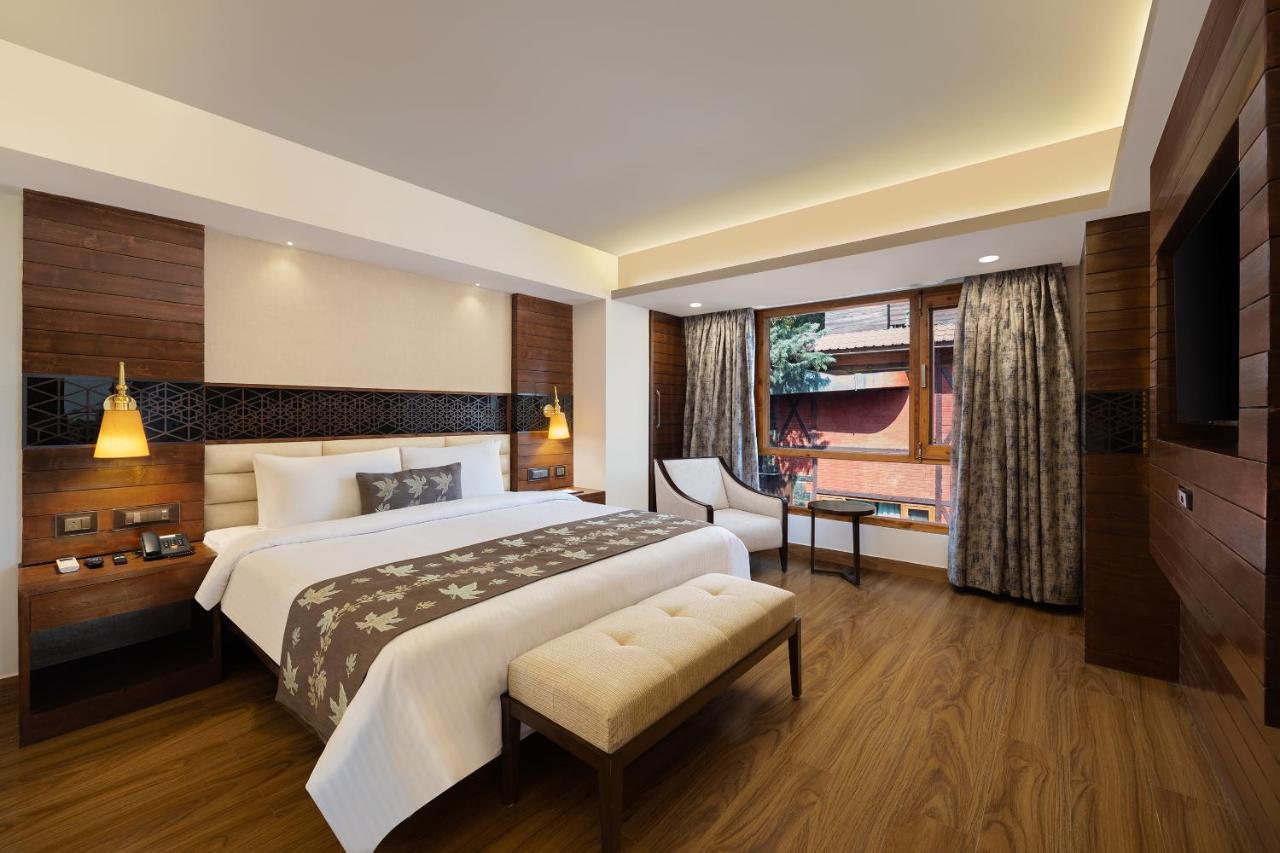 Golden Tulip Srinagar Hotel Kültér fotó