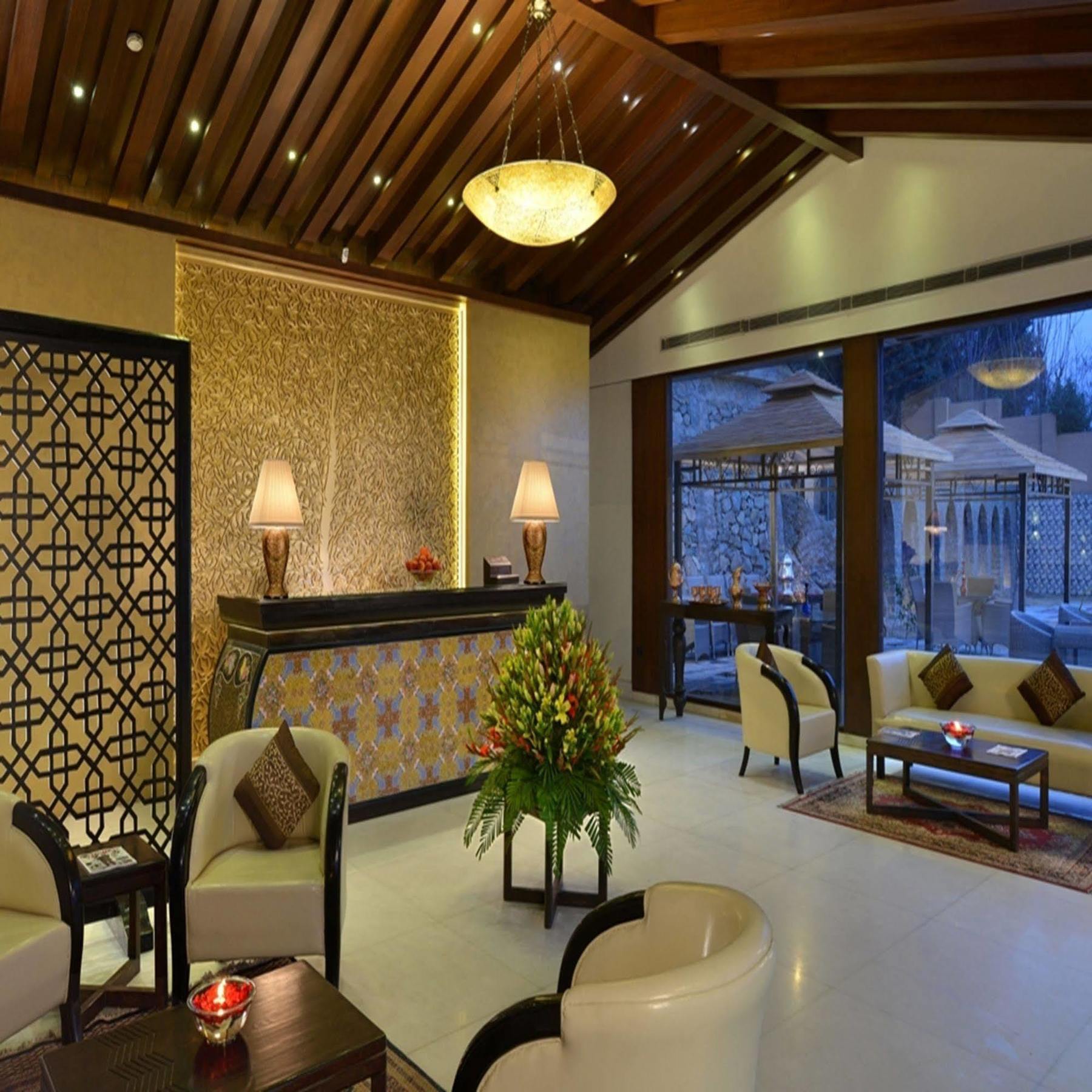 Golden Tulip Srinagar Hotel Kültér fotó