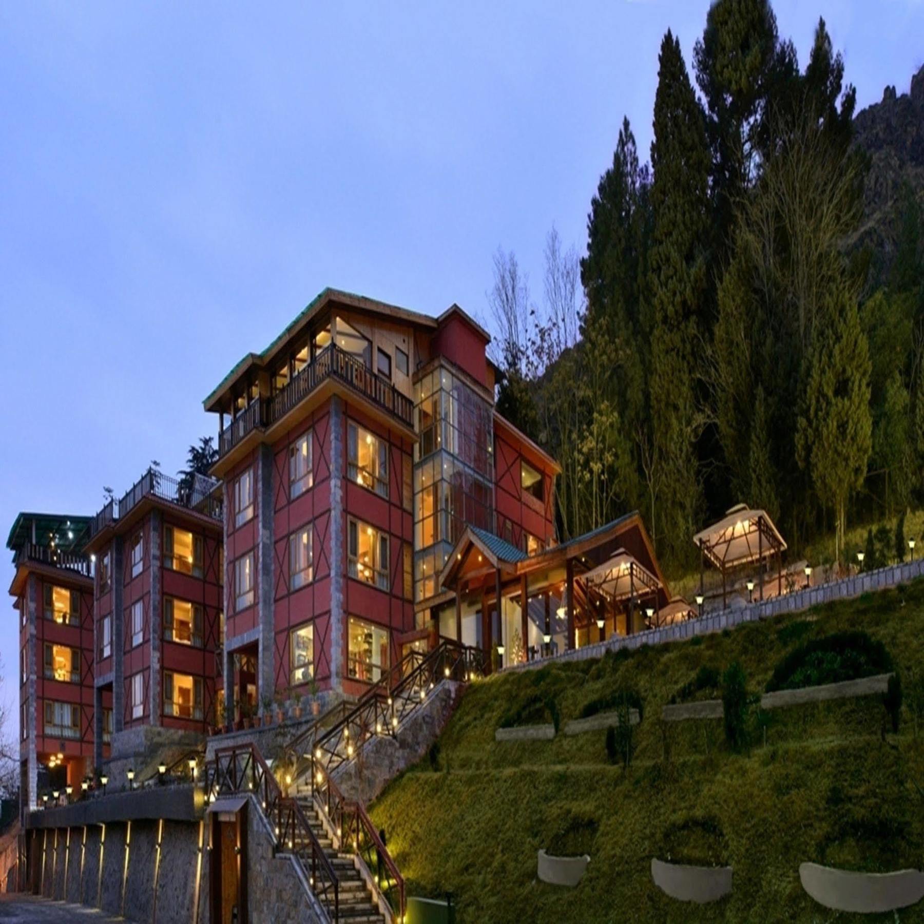 Golden Tulip Srinagar Hotel Kültér fotó
