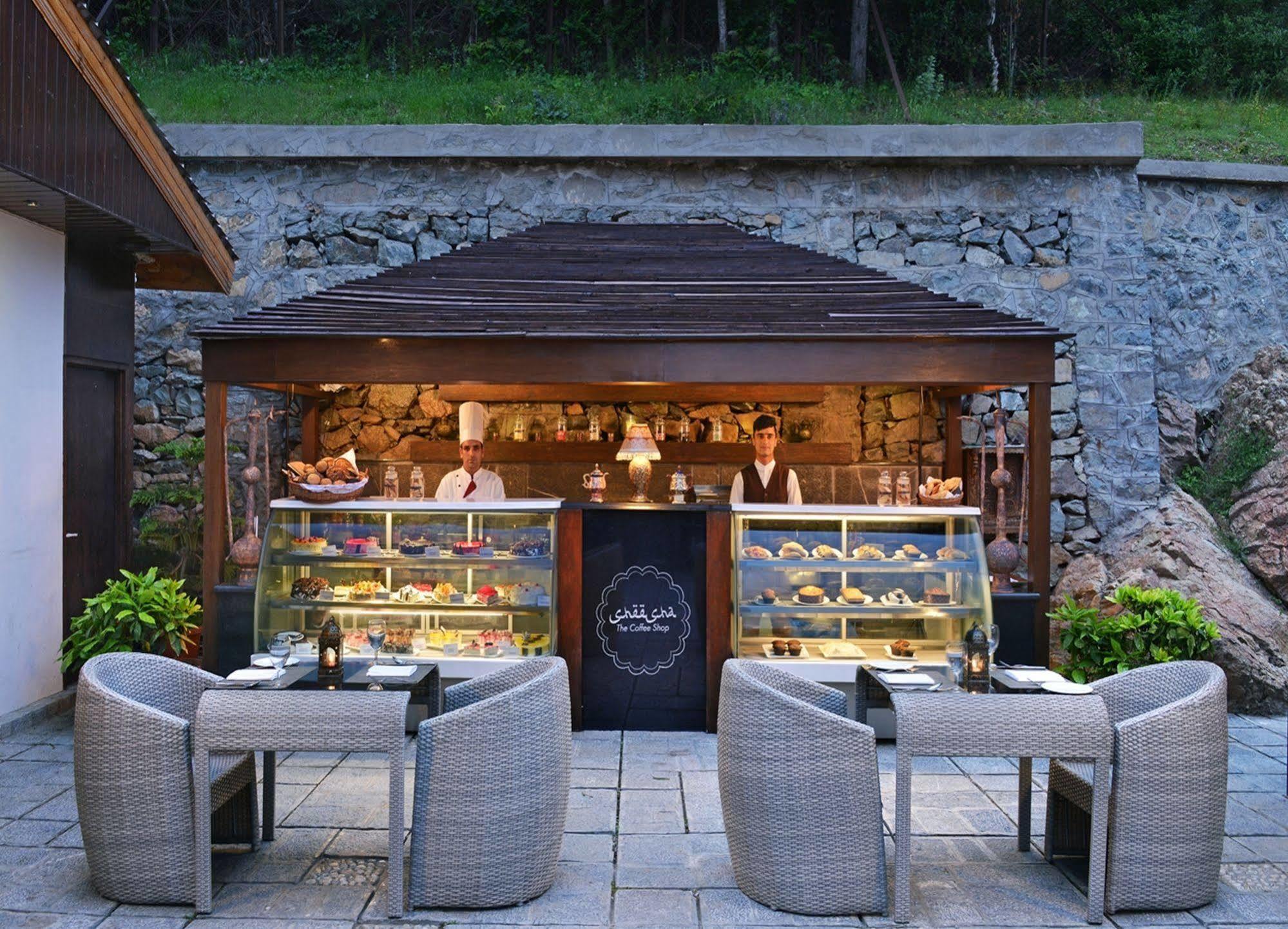 Golden Tulip Srinagar Hotel Kültér fotó