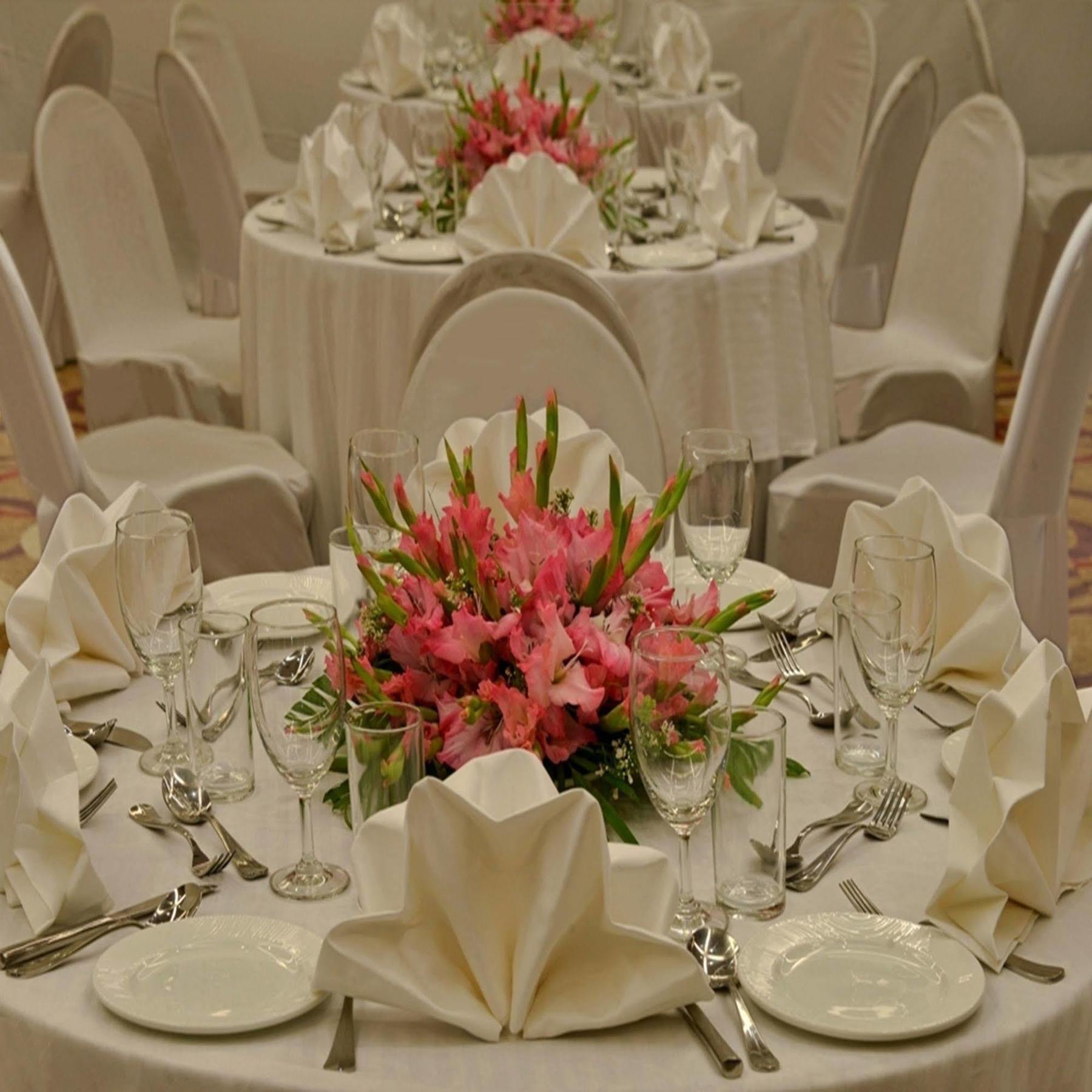 Golden Tulip Srinagar Hotel Kültér fotó